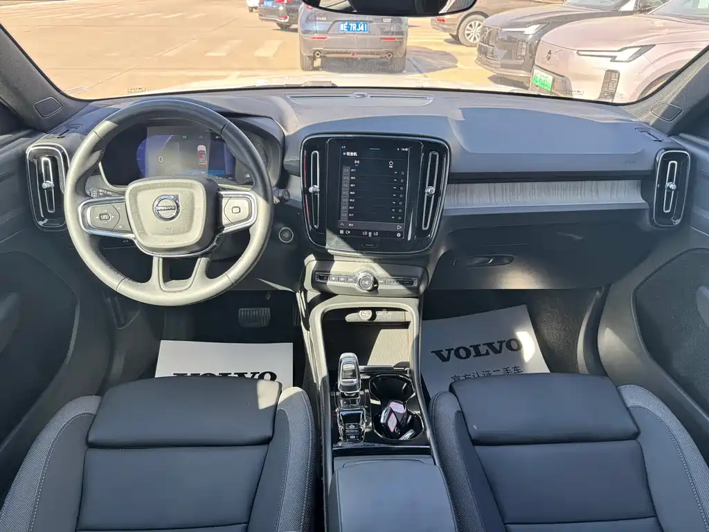 Volvo XC40 — миниатюра 5