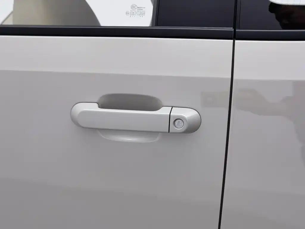 Wuling MINIEV — миниатюра 18