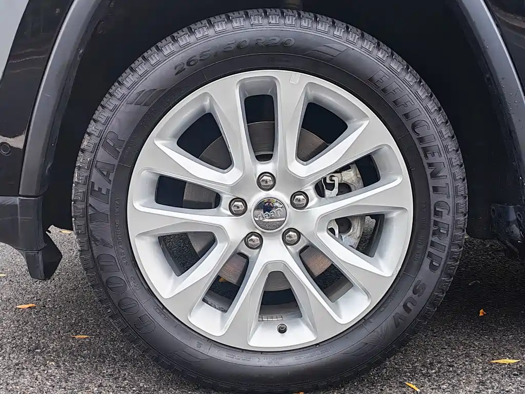 Jeep Grand Cherokee (Import) — миниатюра 19
