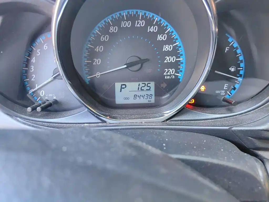 Toyota Yaris L — миниатюра 5
