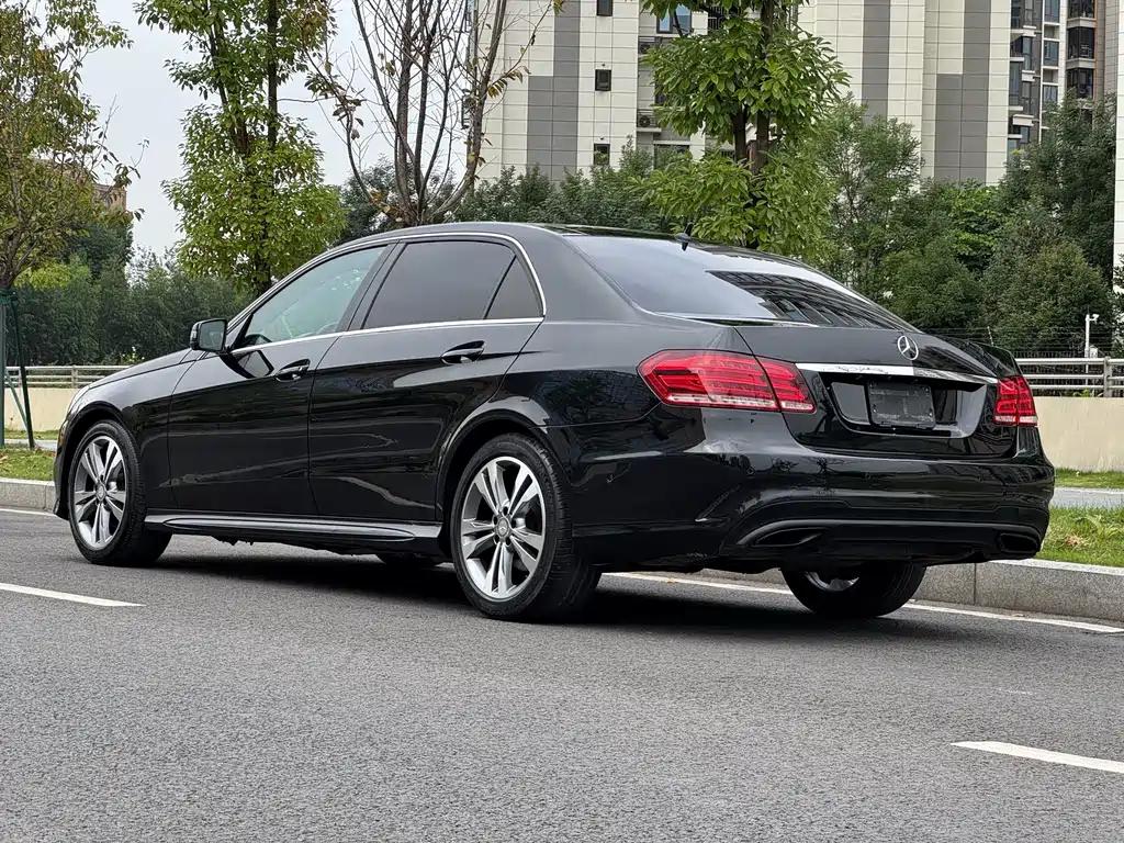Mercedes-Benz E-Class — миниатюра 15