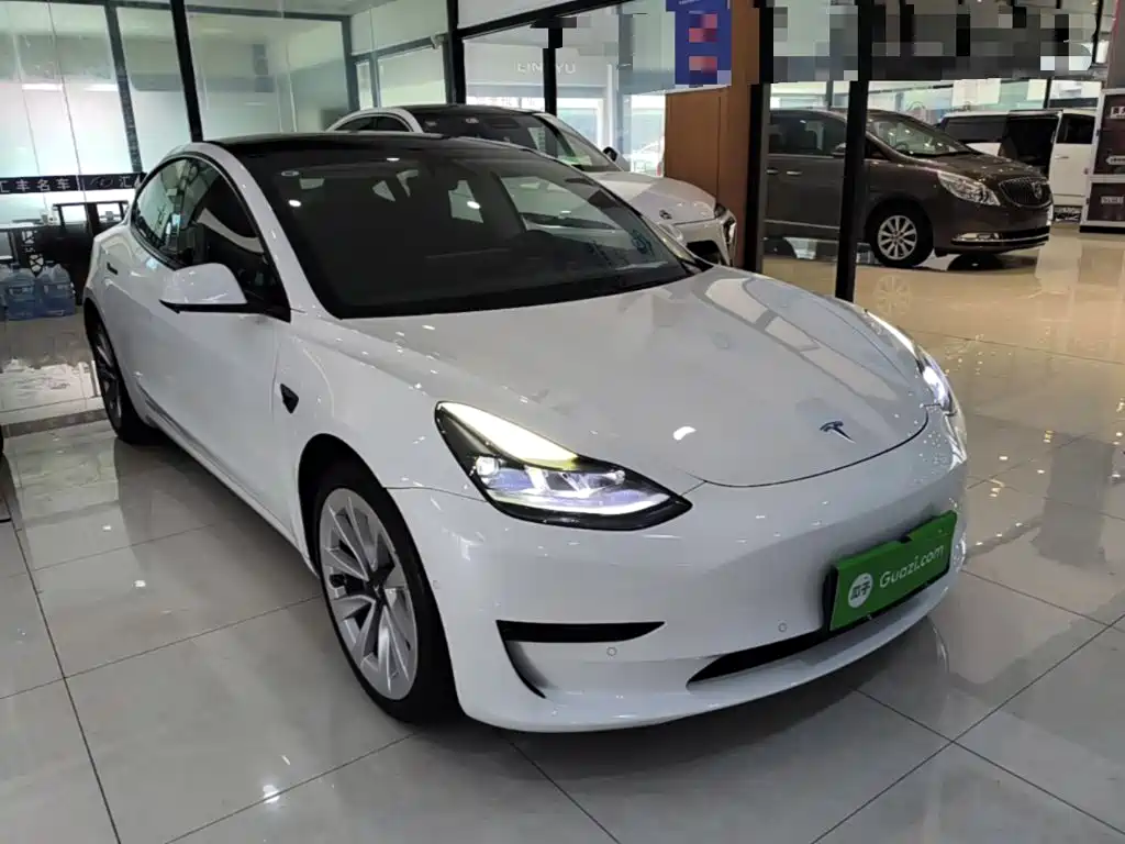Tesla Model 3 — миниатюра 4