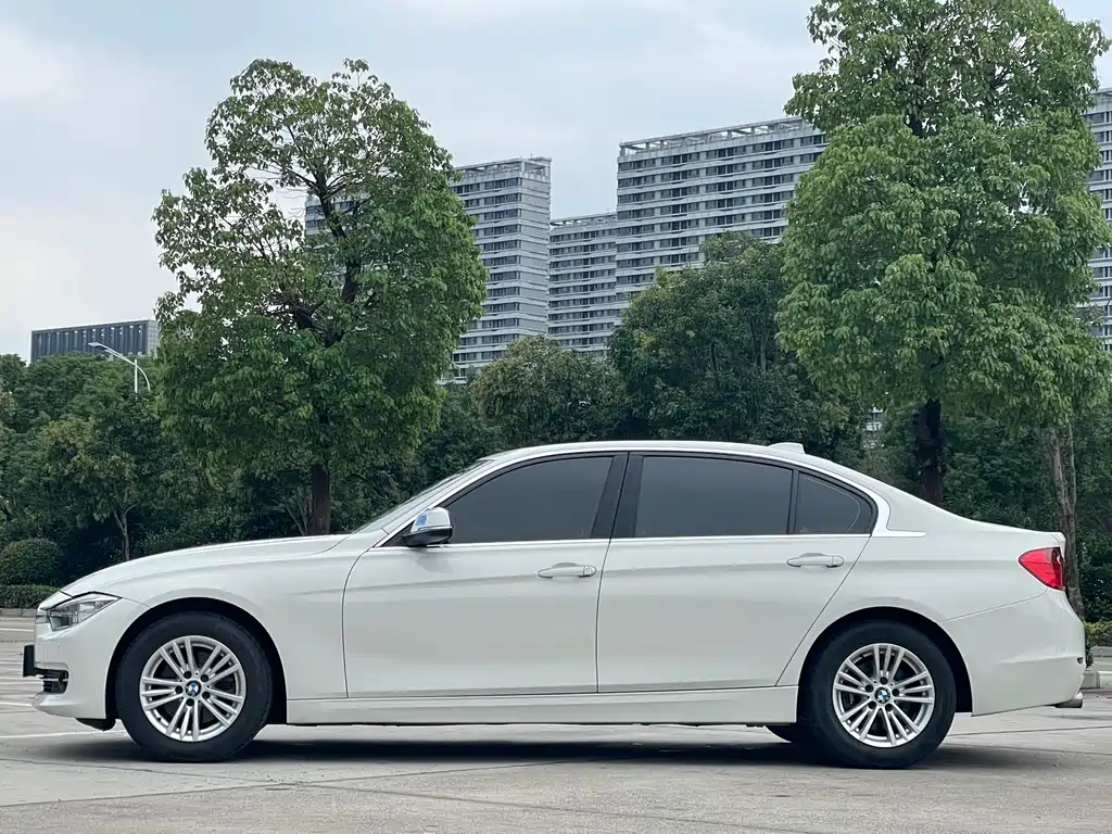 BMW 3 Series — миниатюра 5