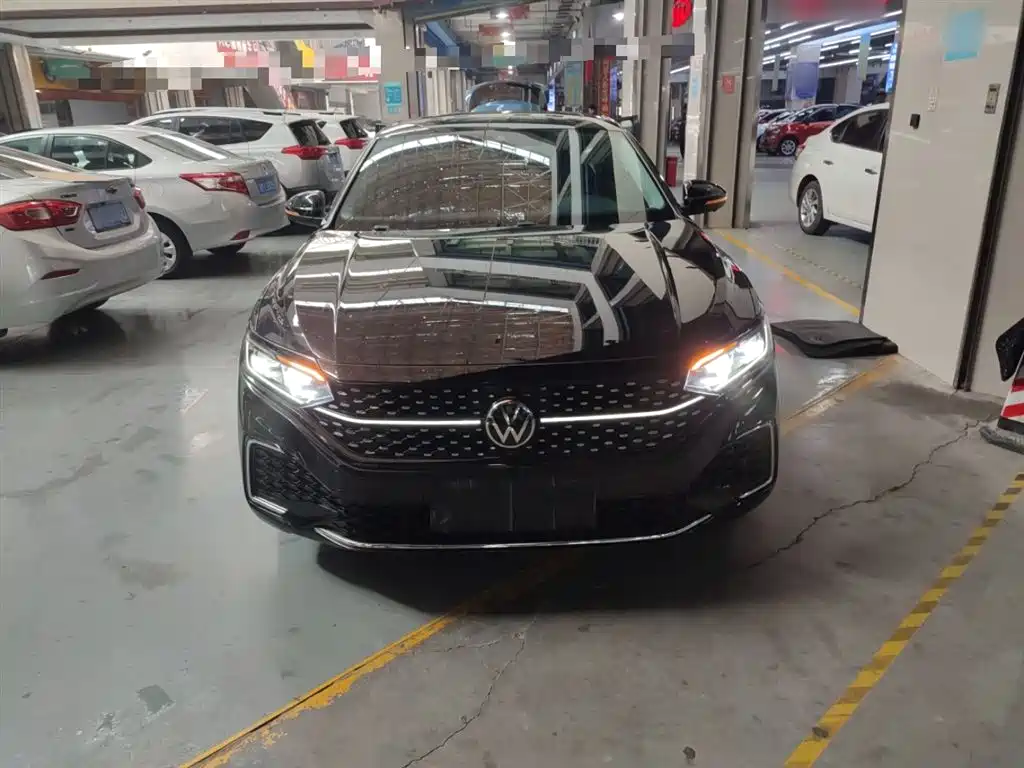 Volkswagen Passat 2023 330TSI Luxury