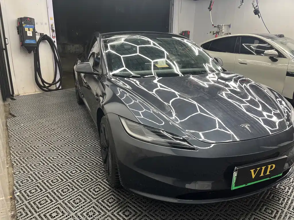 Tesla Model 3 — миниатюра 2