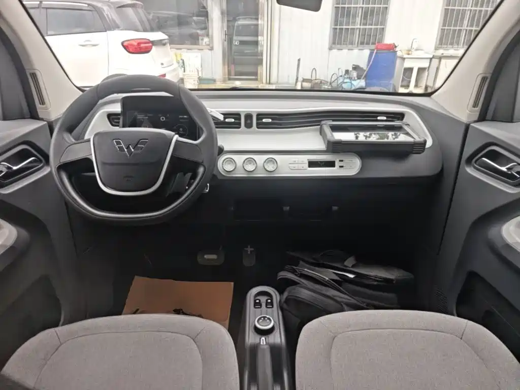 Wuling MINIEV — миниатюра 10