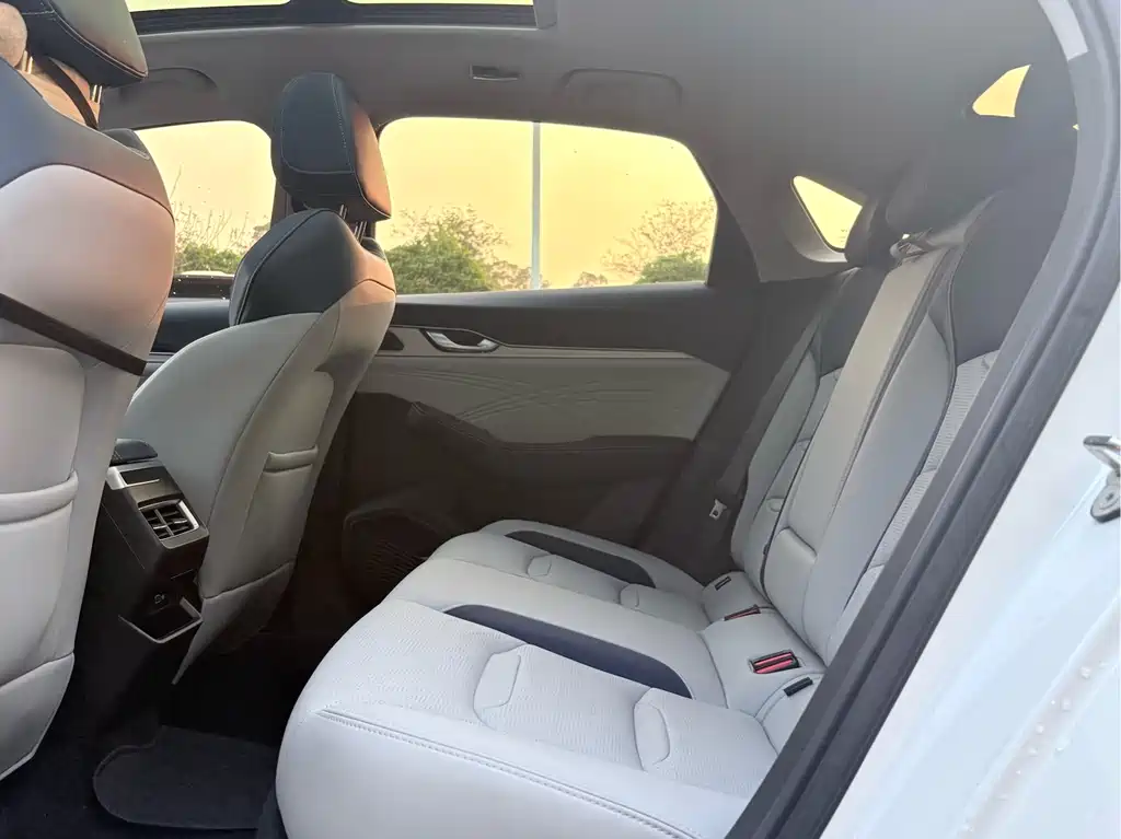 GEELY AUTOMOBILE XINGRUI