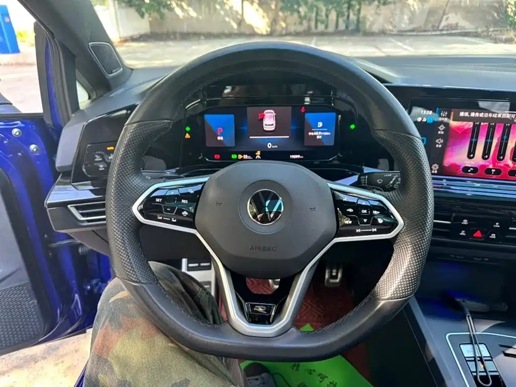 Volkswagen Golf — миниатюра 13