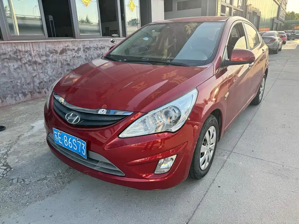 Hyundai Verna 2011