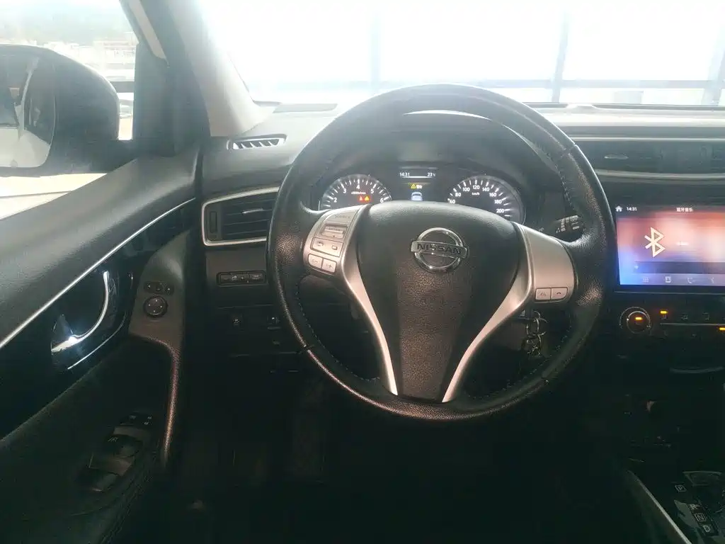 Nissan Qashqai — миниатюра 11