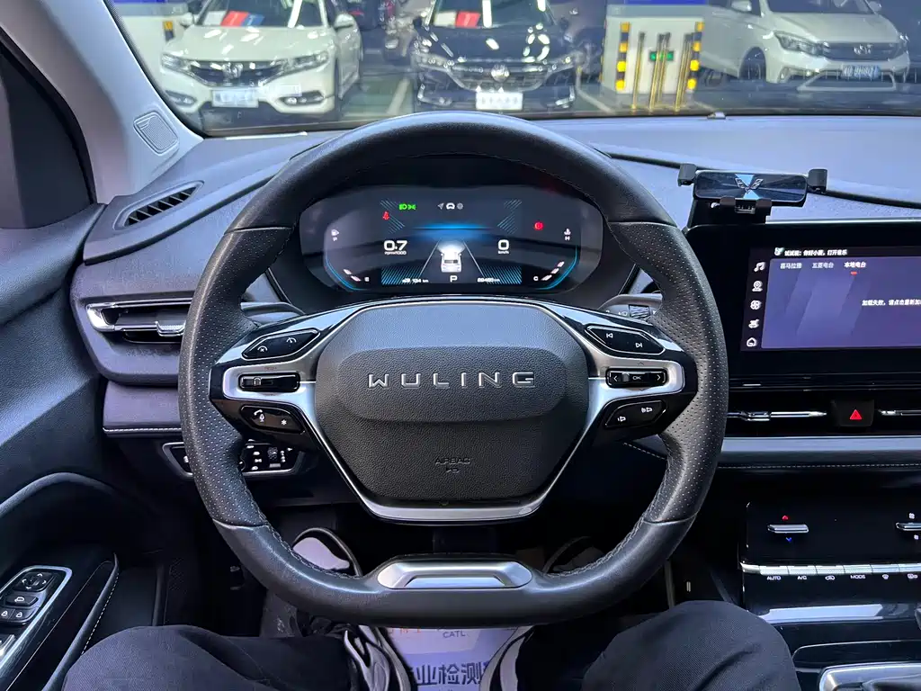 Wuling Victory — миниатюра 5