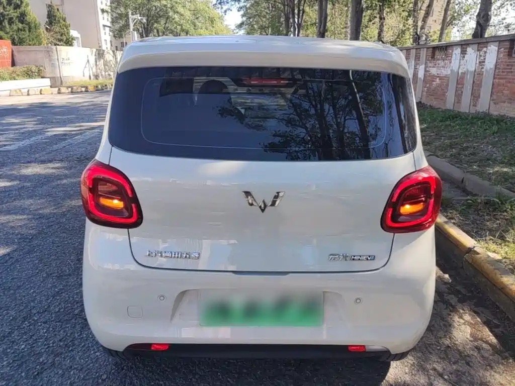 Wuling MINIEV — миниатюра 6