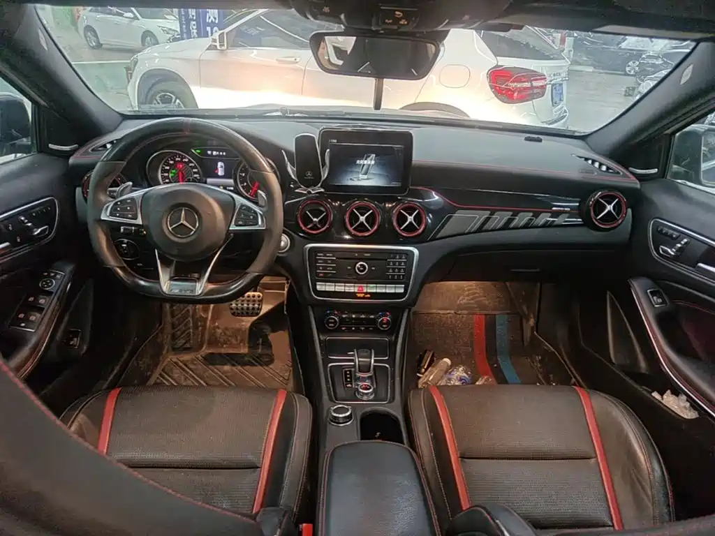 Mercedes-Benz GLA AMG — миниатюра 10