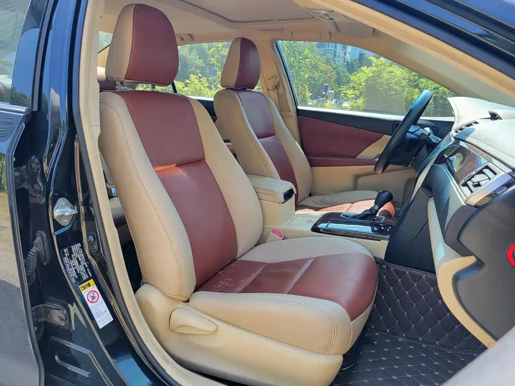 Toyota Camry — миниатюра 8
