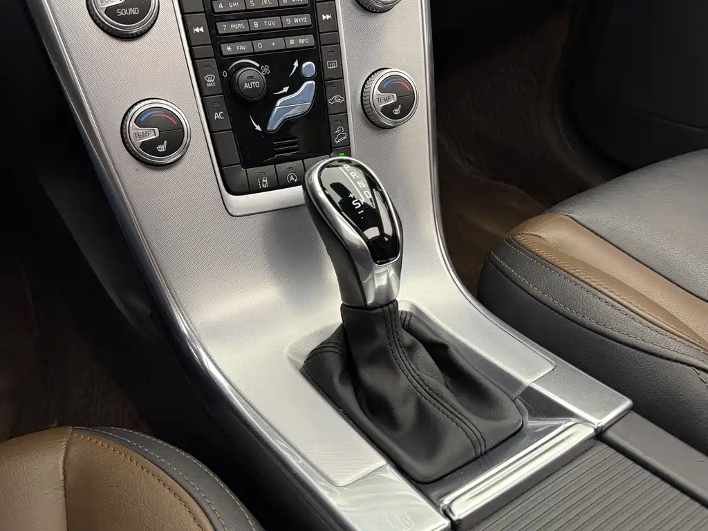 Volvo XC60 — миниатюра 16