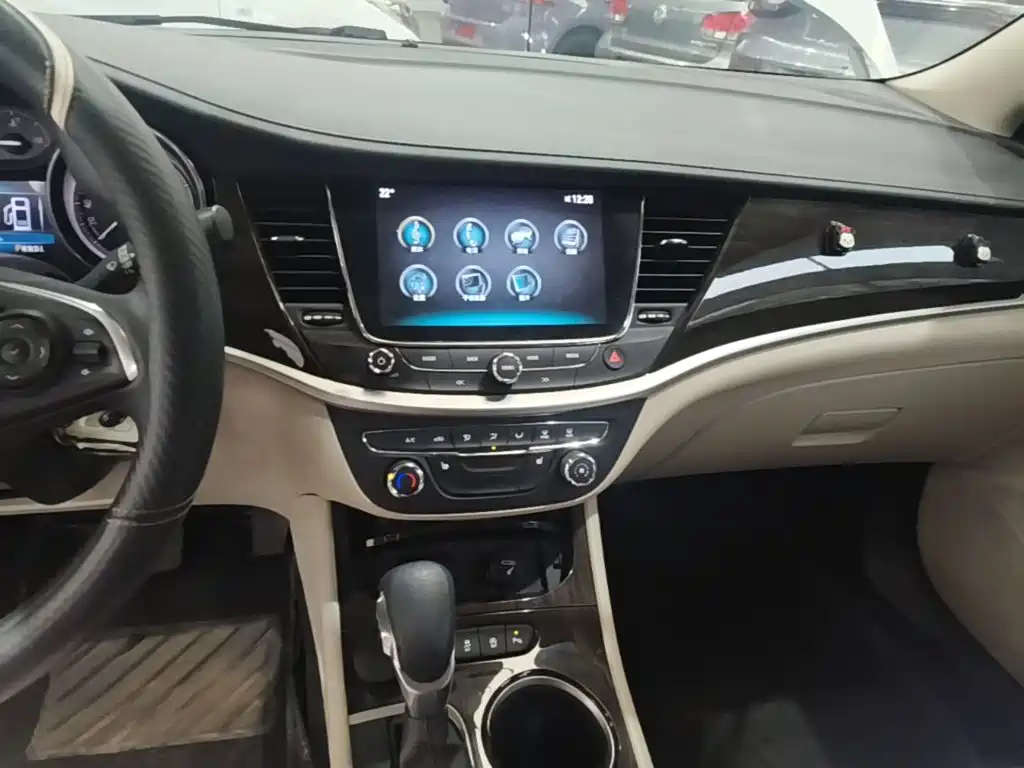 Buick Verano — миниатюра 13