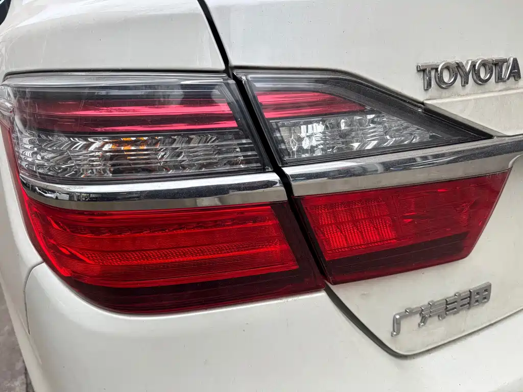Toyota Camry — миниатюра 6