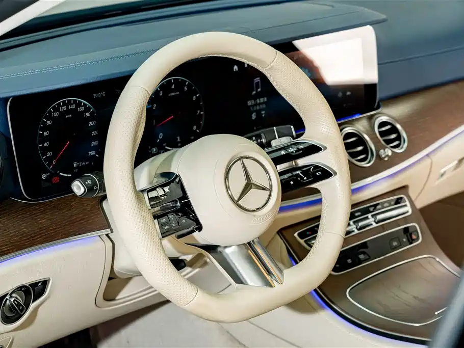 Mercedes-Benz E-Class — миниатюра 10