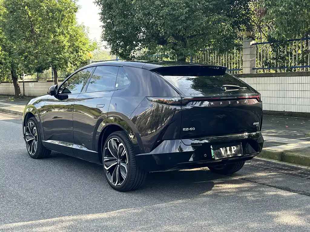 Mazda EZ-60 — миниатюра 7