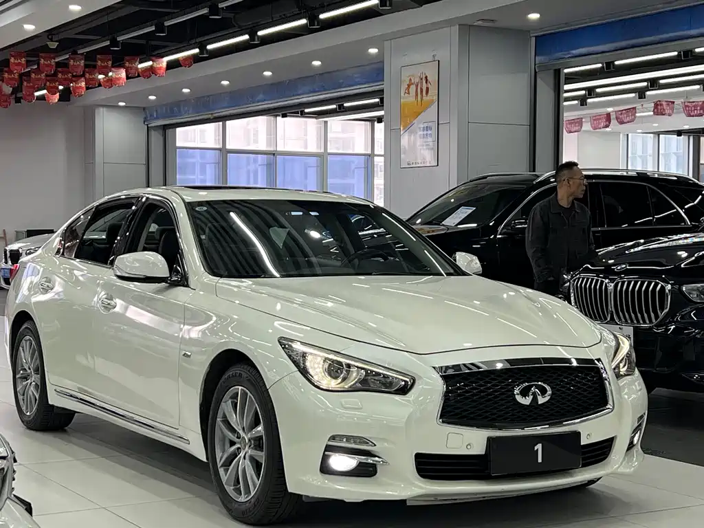 INFINITI Q50L