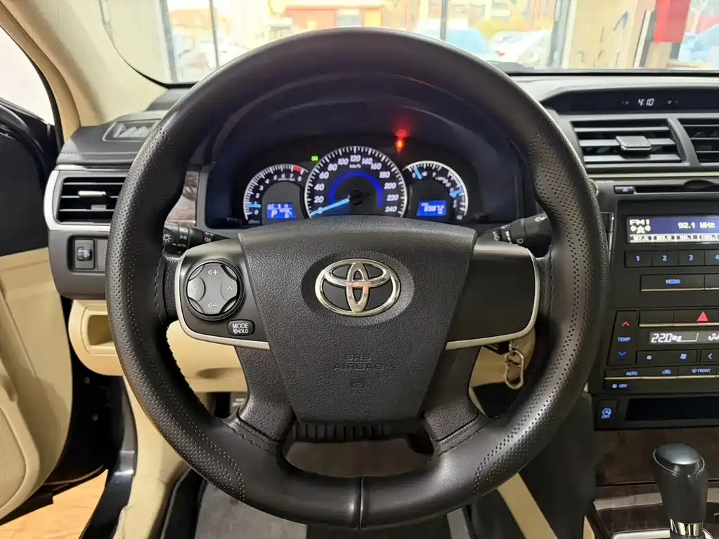 TOYOTA CAMRY