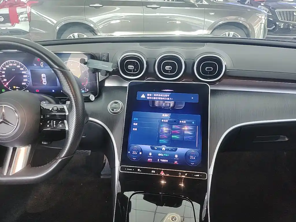 Mercedes-Benz C-Class — миниатюра 13