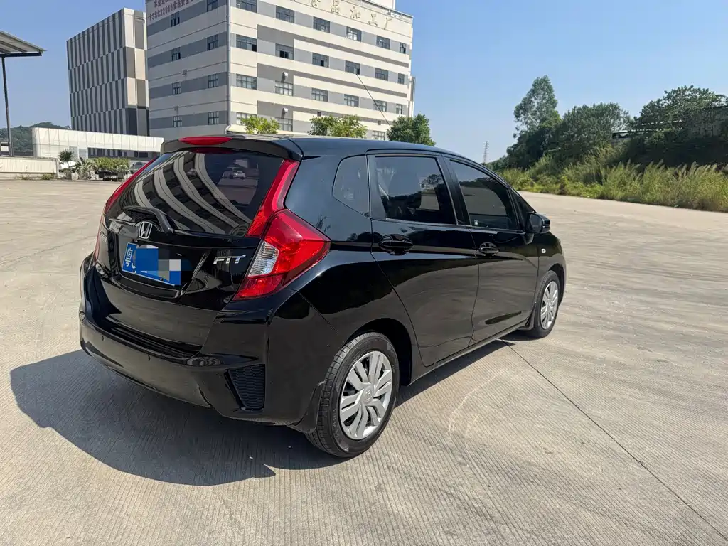 Honda Fit — миниатюра 4