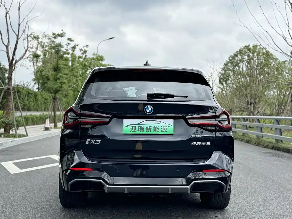 BMW iX3 — миниатюра 6