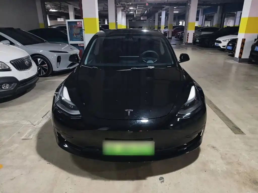 Tesla Model 3 — миниатюра 3