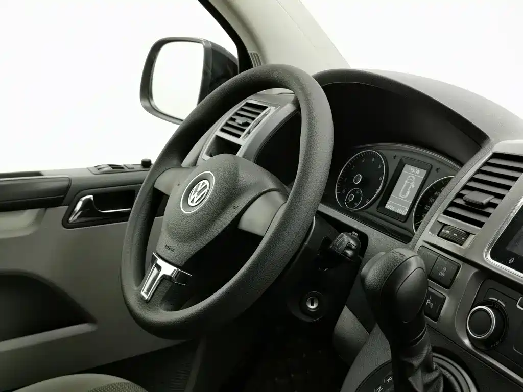 Volkswagen Caravelle — миниатюра 22