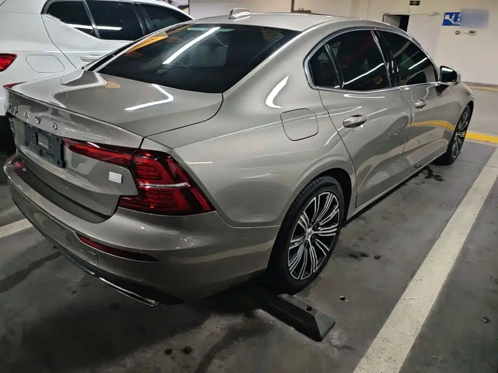 Volvo S60 PHEV — миниатюра 7