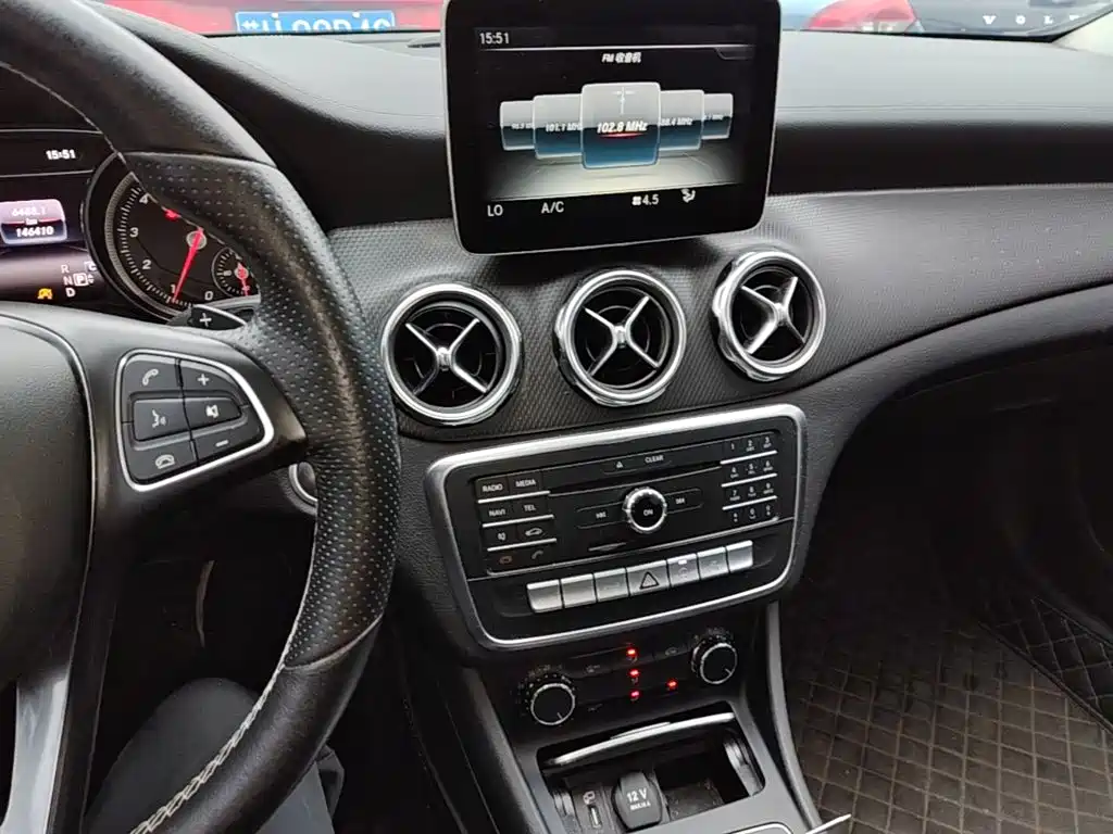 Mercedes-Benz GLA — миниатюра 13