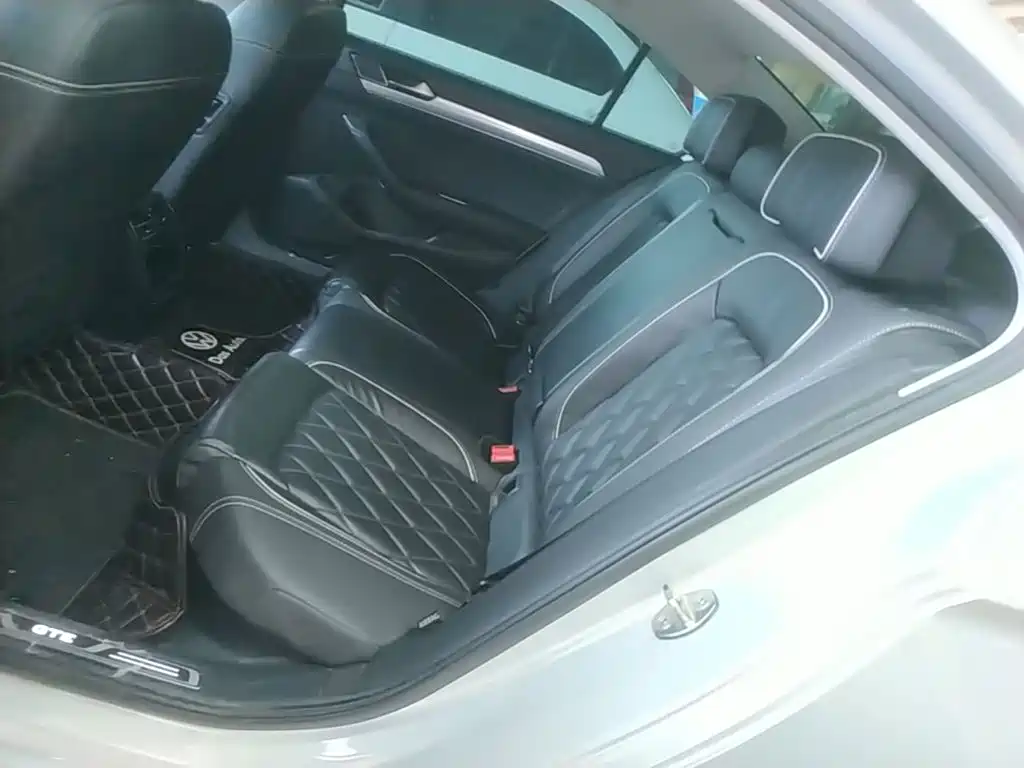 Volkswagen Magotan PHEV — миниатюра 17