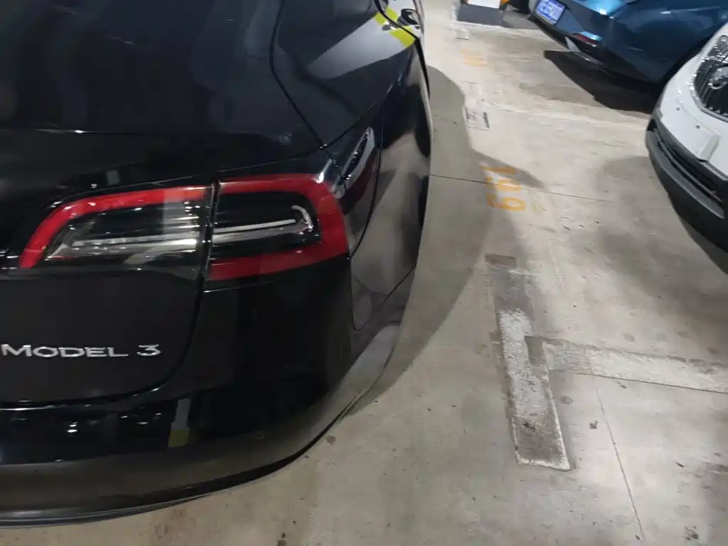 Tesla Model 3 — миниатюра 8