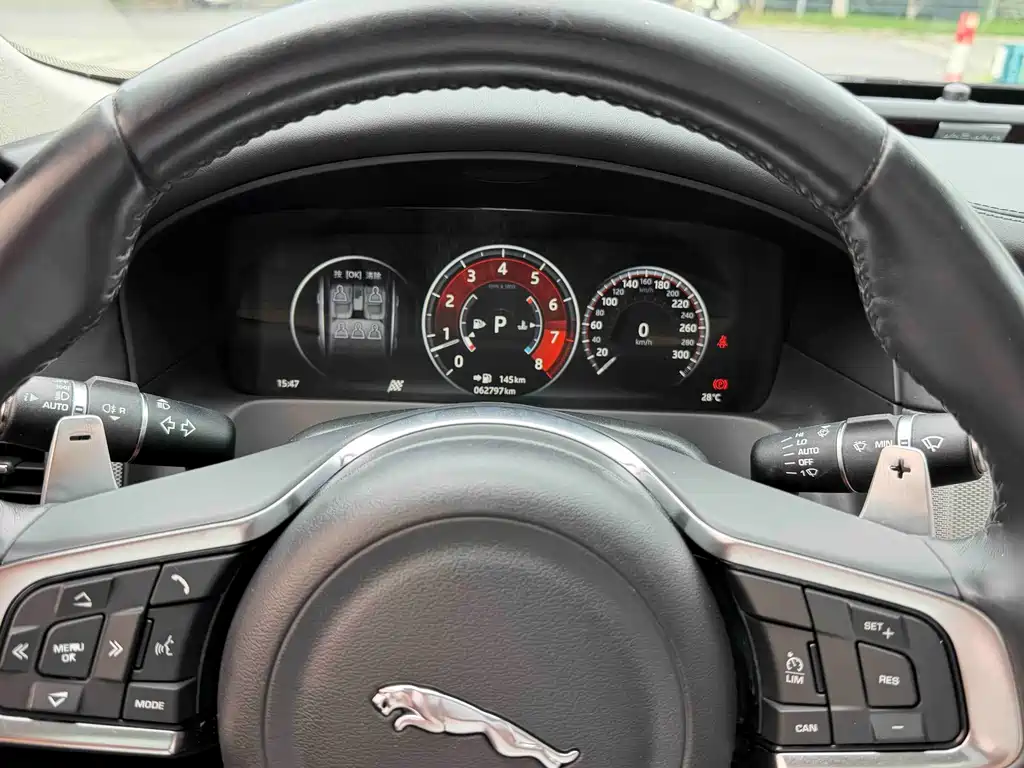 Jaguar XFL — миниатюра 13