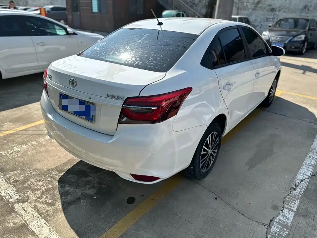 Toyota Vios — миниатюра 9
