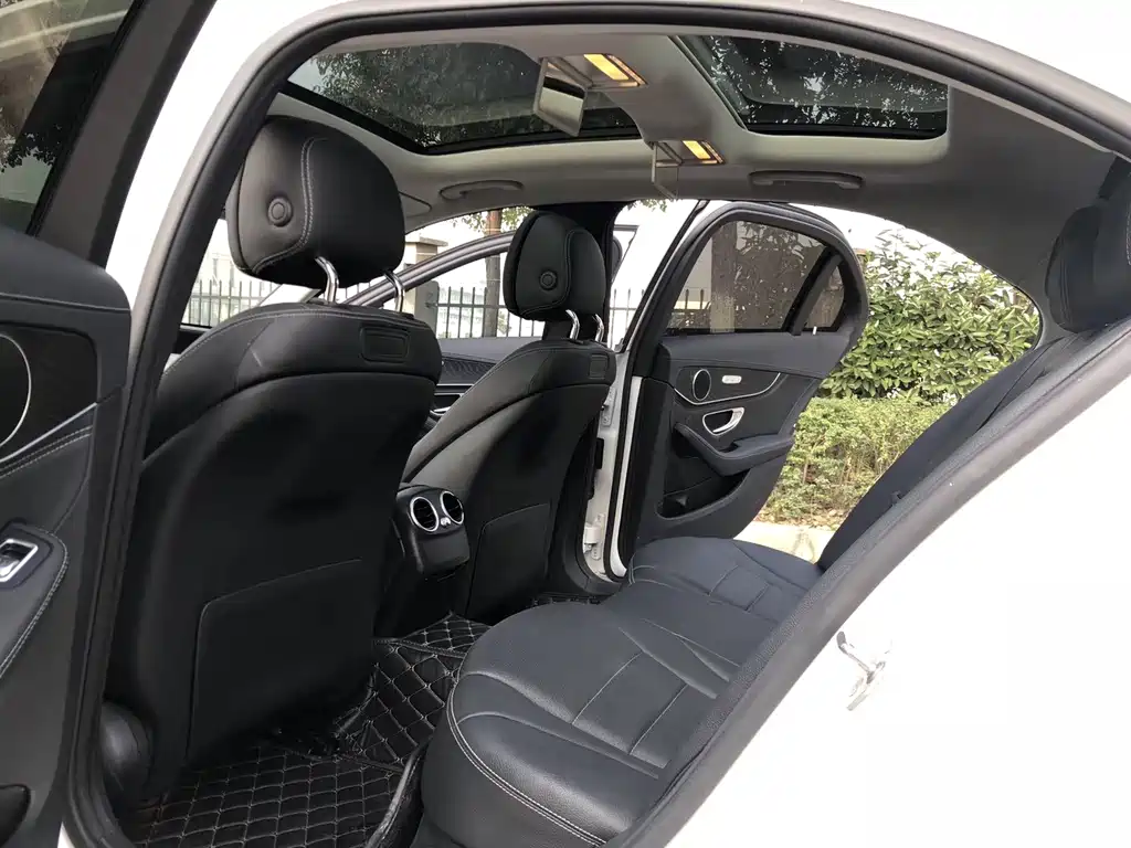 Mercedes-Benz C-Class — миниатюра 7