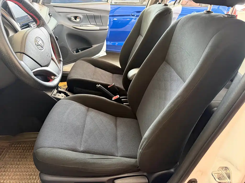 Toyota Yaris L — миниатюра 12