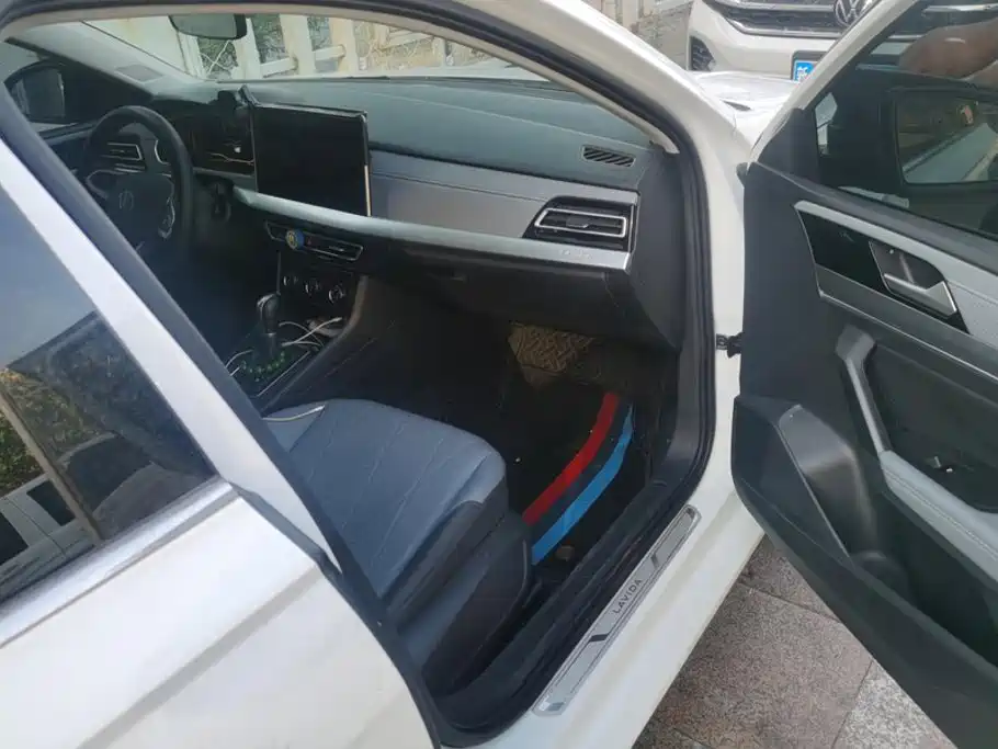 Volkswagen Lavida — миниатюра 8