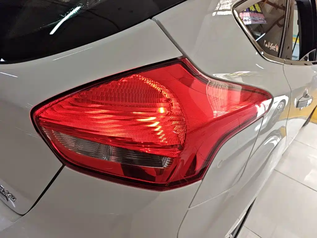 Ford Focus — миниатюра 8