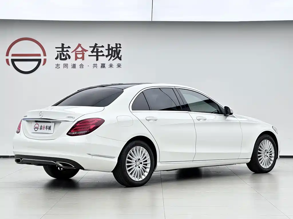 Mercedes-Benz C-Class — миниатюра 11