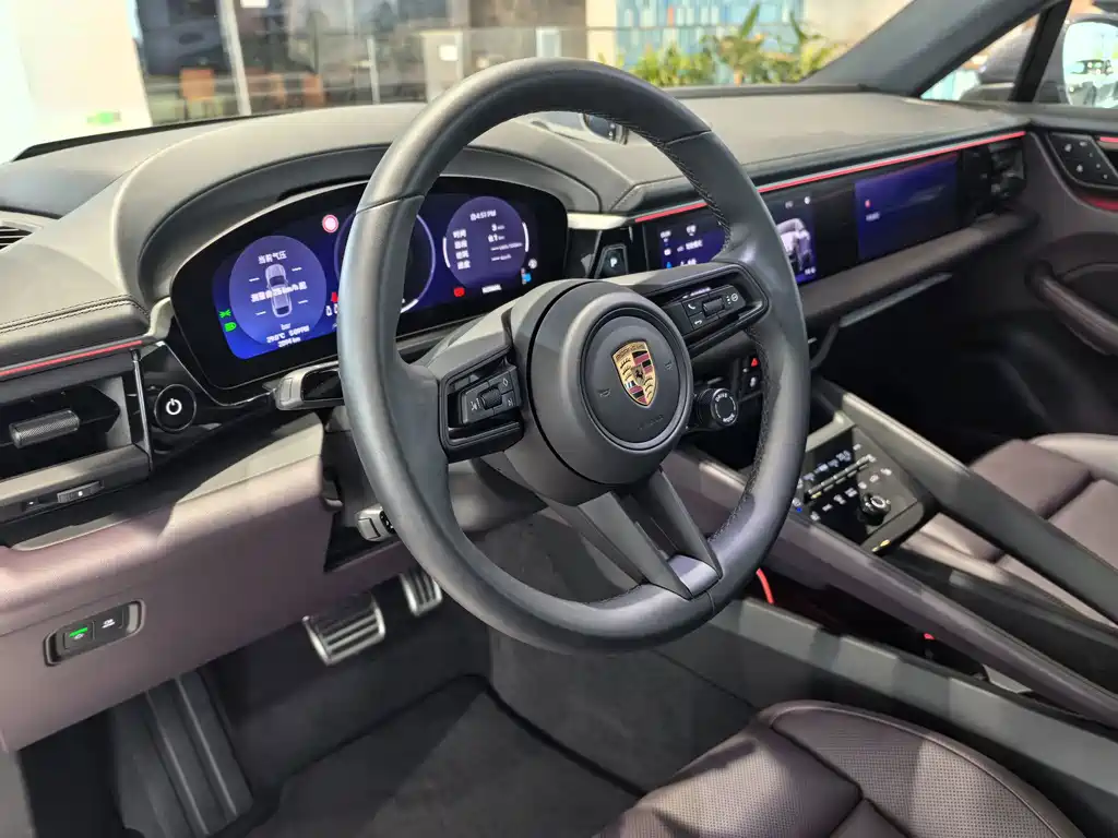 Porsche Macan — миниатюра 7