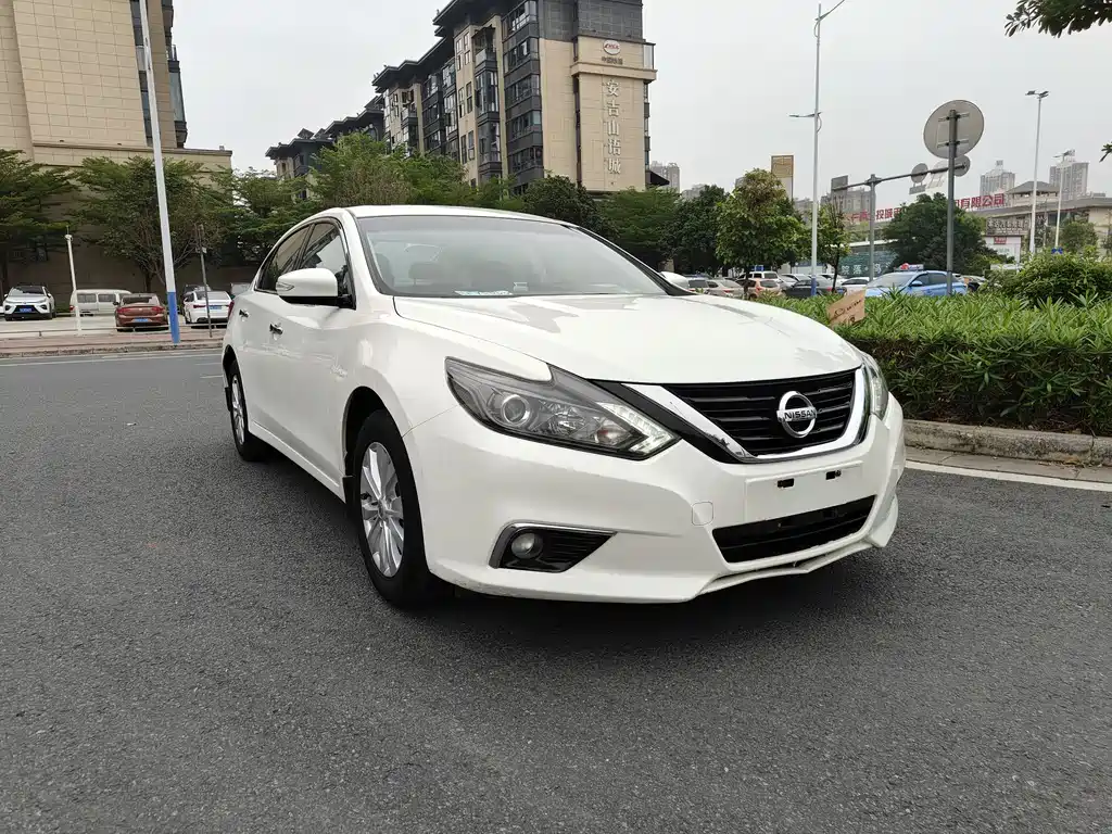 NISSAN TEANA