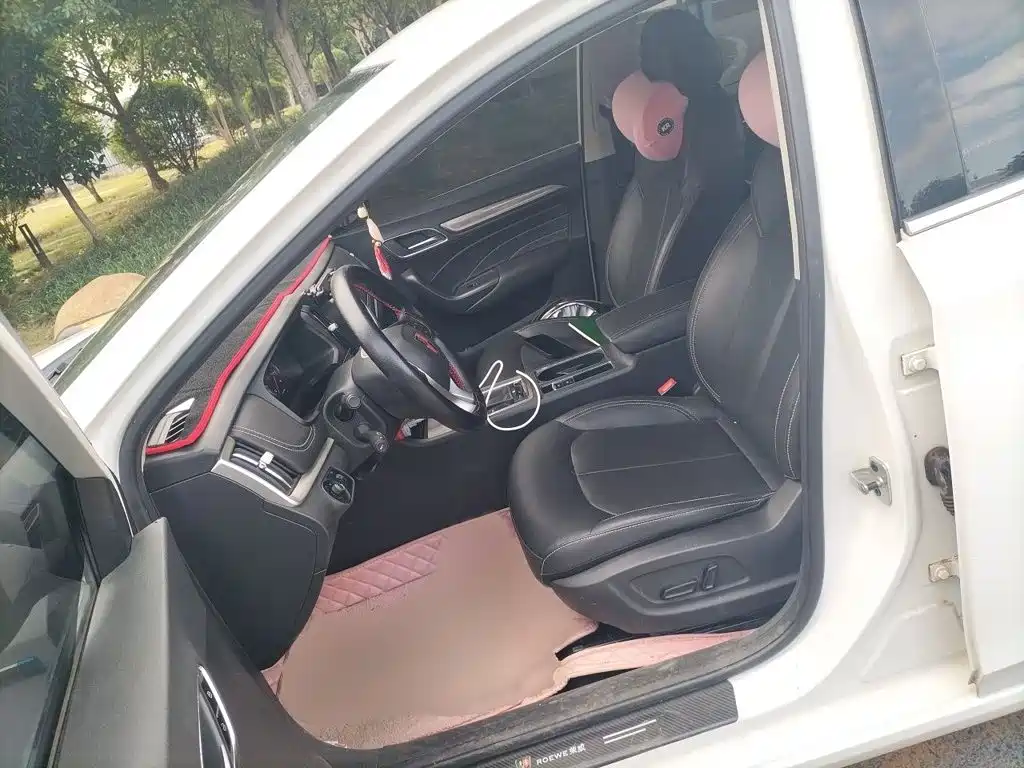Roewe i6 Classic — миниатюра 8