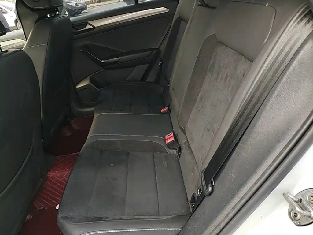Volkswagen T-Roc — миниатюра 17