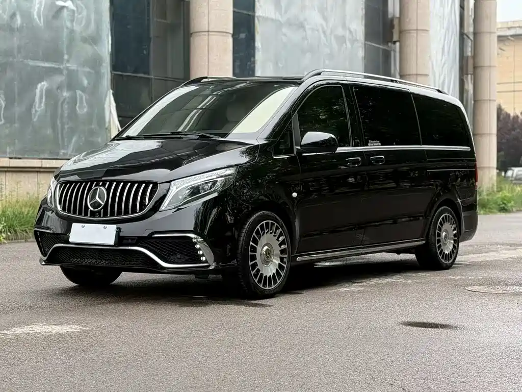 Mercedes-Benz  2020