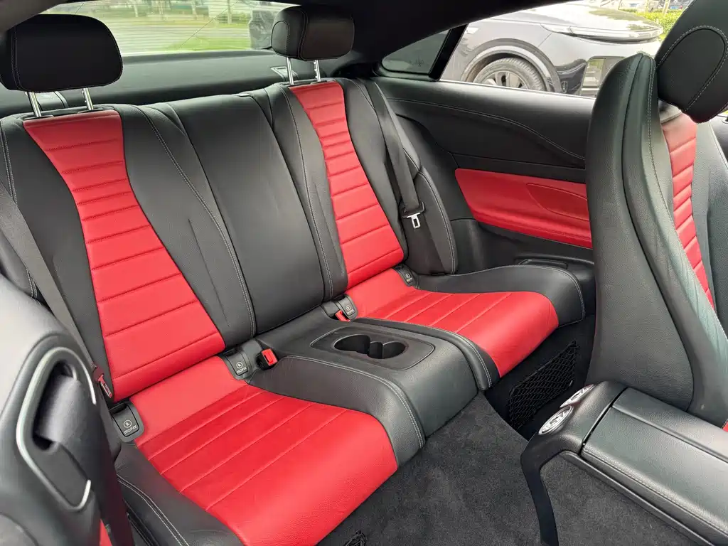 Mercedes-Benz E-Class (Import) — миниатюра 13