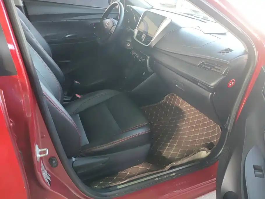 Toyota Yaris L — миниатюра 8
