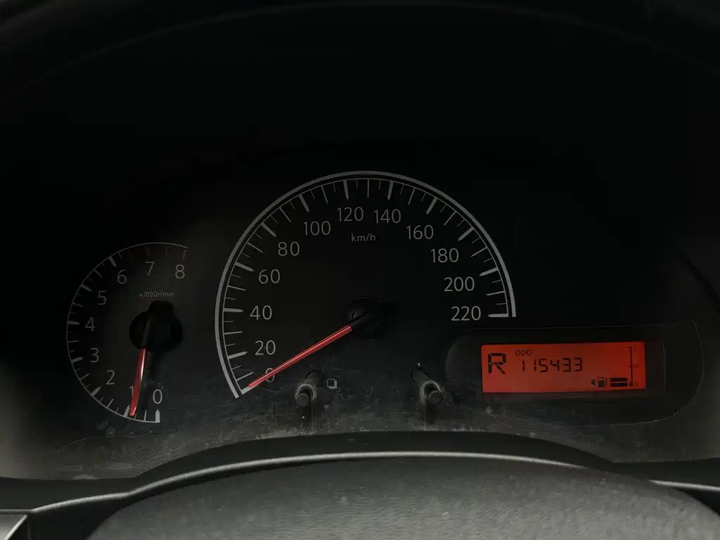 Nissan Sunny — миниатюра 6