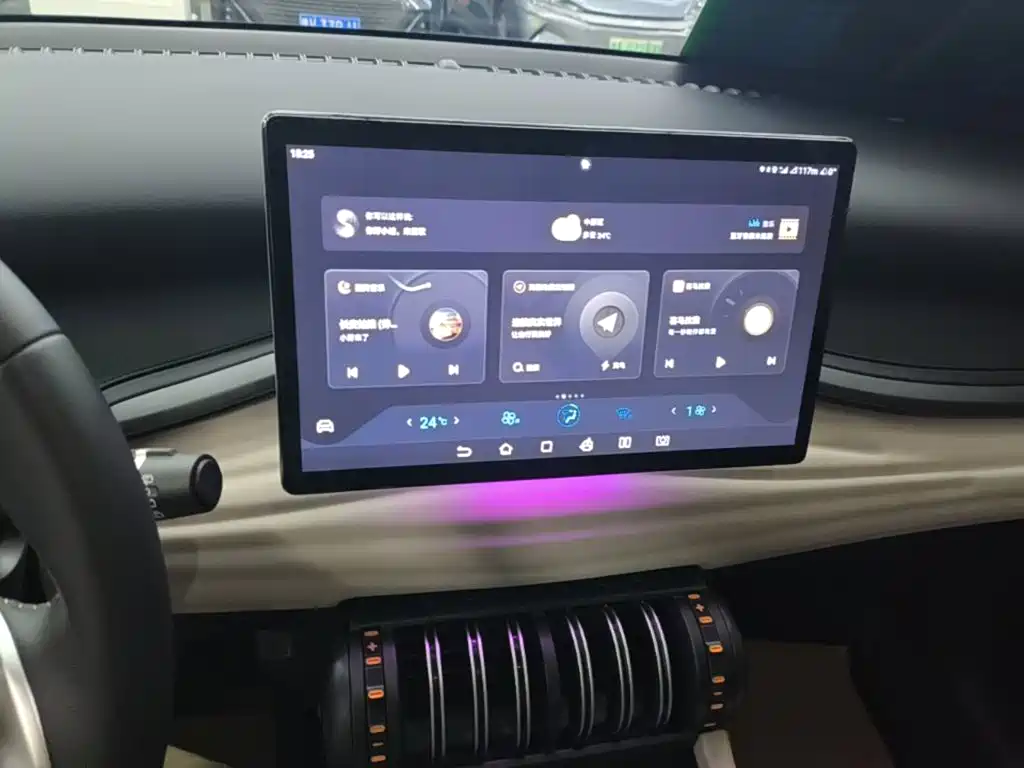 BYD Yuan Plus — миниатюра 13